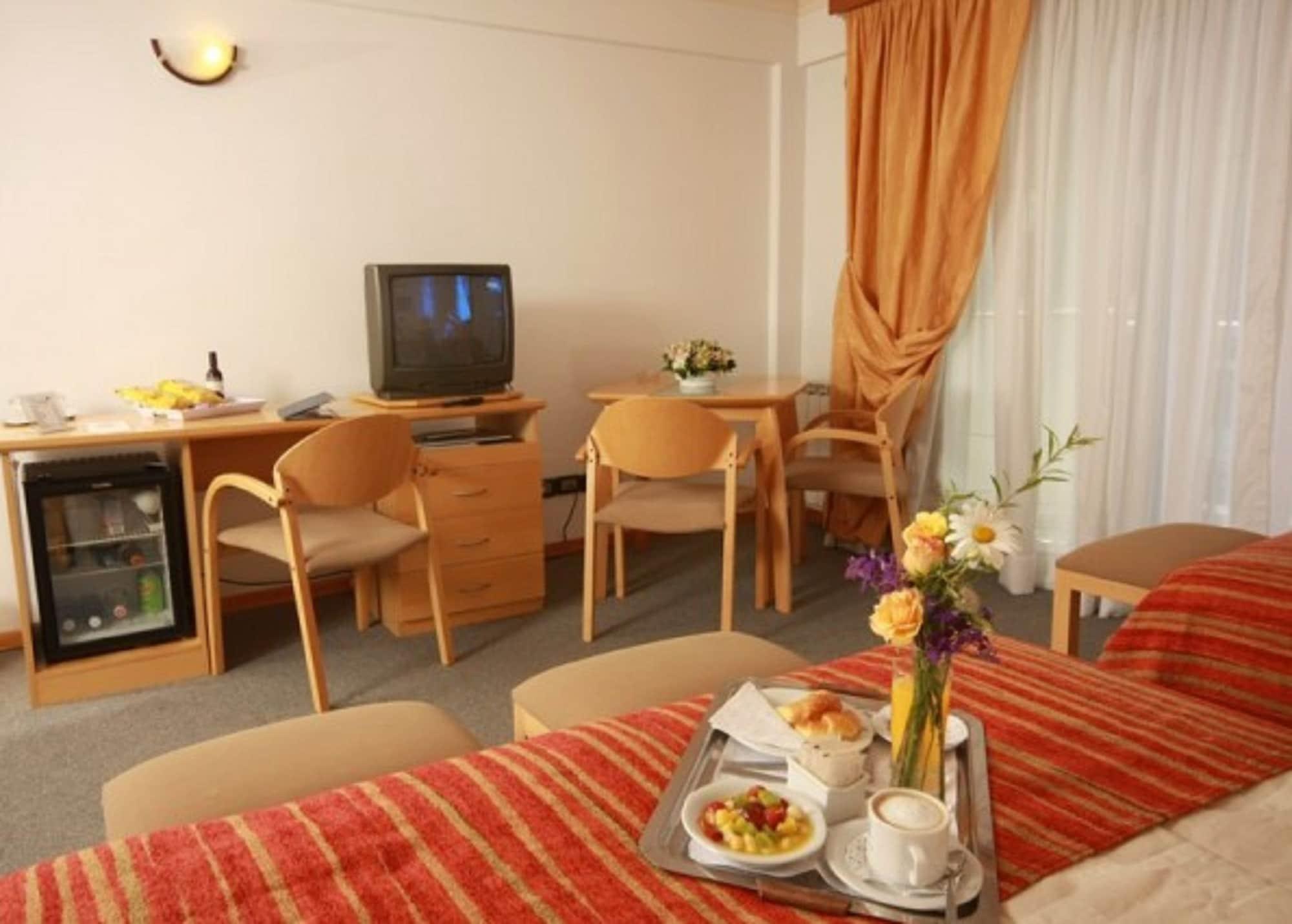 Hotel Ayres Del Nahuel Сан Карлос де Барилоче Екстериор снимка