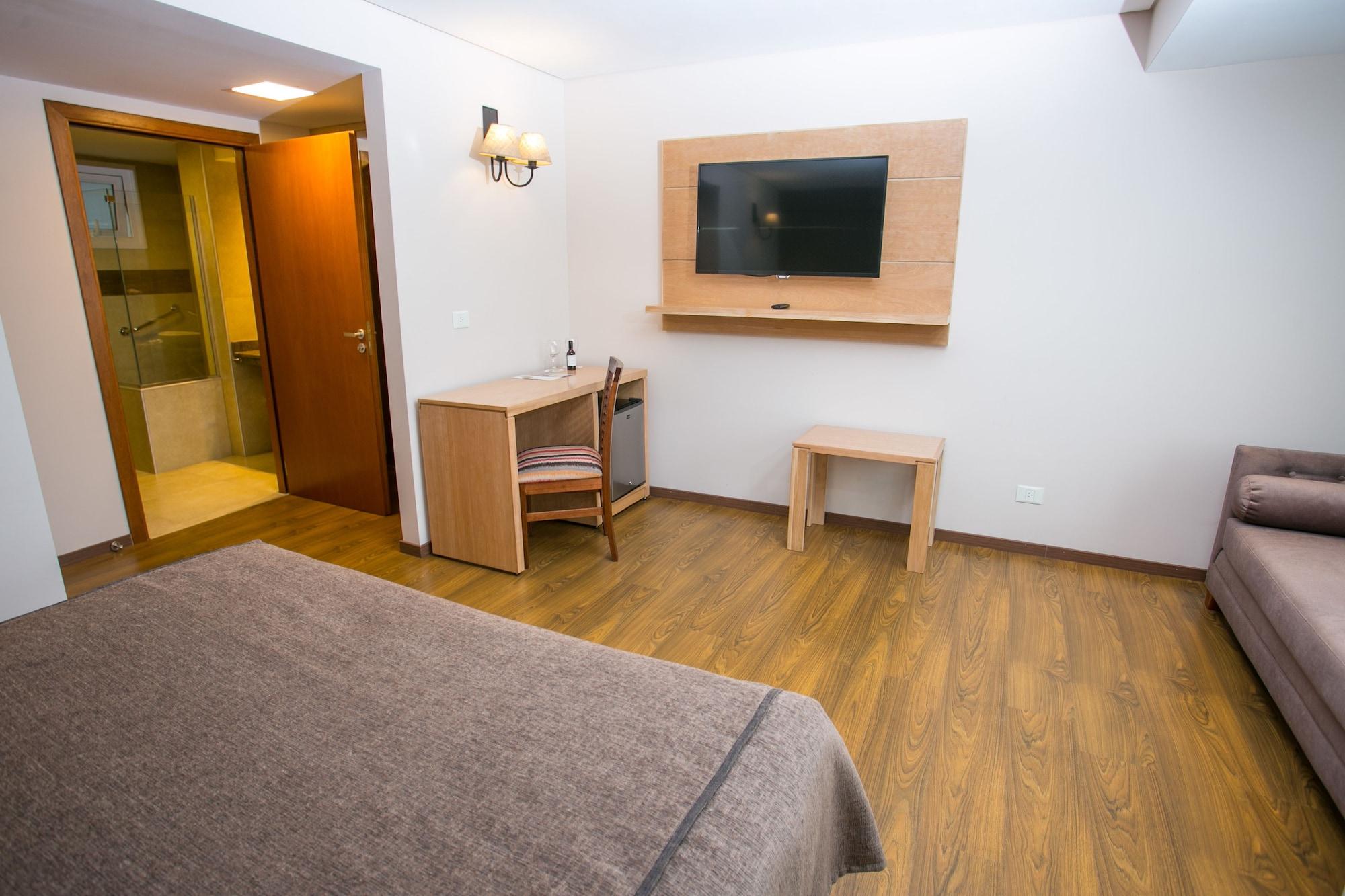 Hotel Ayres Del Nahuel Сан Карлос де Барилоче Екстериор снимка