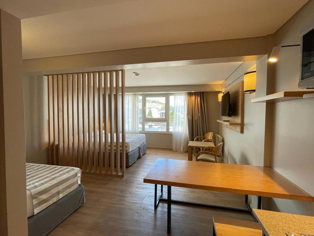 Hotel Ayres Del Nahuel Сан Карлос де Барилоче Екстериор снимка